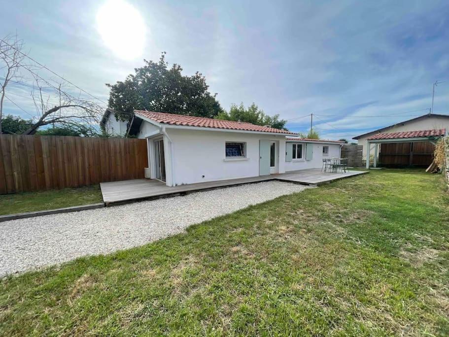 Villa Maisonnette Avec Jardin A Ares Extérieur photo